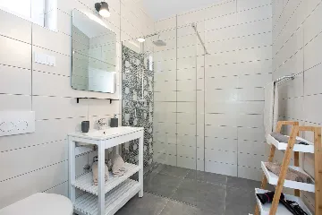 3-Bedroom Holiday House in Vrh for 6 Guests