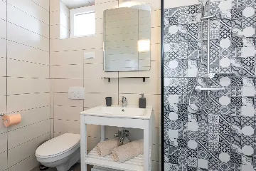 3-Bedroom Holiday House in Vrh for 6 Guests