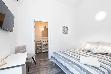 3-Bedroom Holiday House in Vrh for 6 Guests