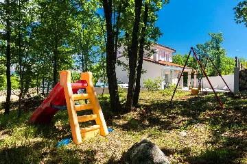 3-Bedroom Holiday House in Vrh for 6 Guests