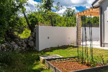 3-Bedroom Holiday House in Vrh for 6 Guests