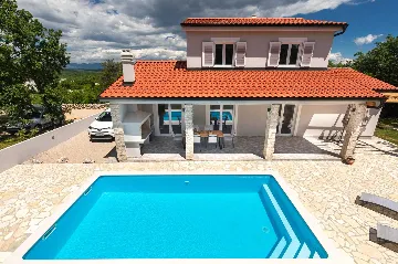 3-Bedroom Holiday House in Vrh for 6 Guests