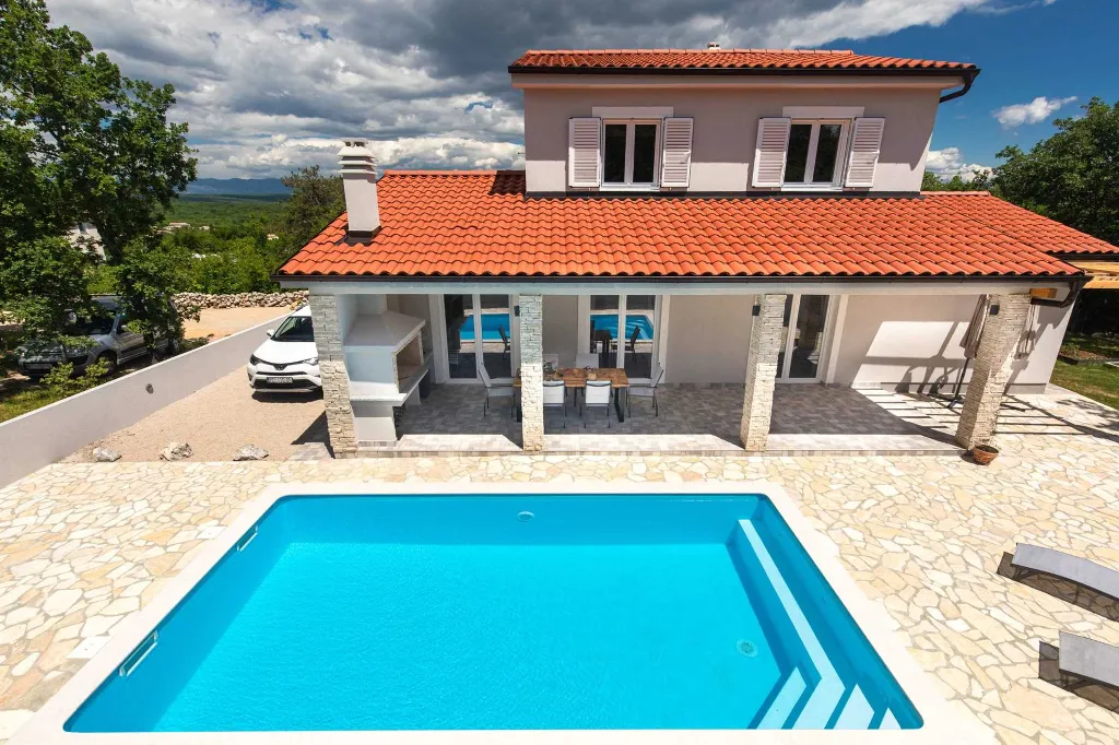 3-Bedroom Holiday House in Vrh for 6 Guests