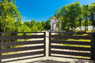 3-Bedroom Holiday House in Vrh for 6 Guests