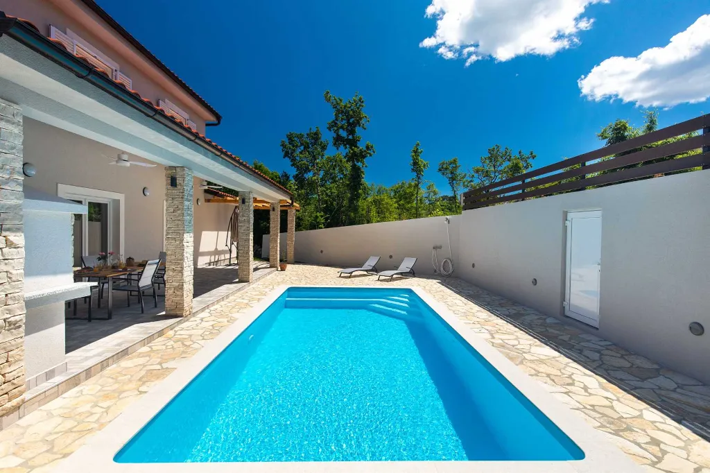 3-Bedroom Holiday House in Vrh for 6 Guests