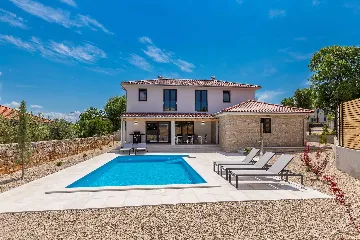 3-Bedroom House in Dobrinj for Up to 7 Guests