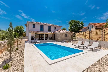 3-Bedroom House in Dobrinj for Up to 7 Guests