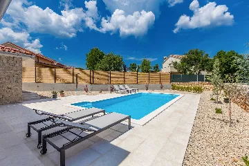 3-Bedroom House in Dobrinj for Up to 7 Guests