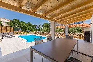 3-Bedroom House in Dobrinj for Up to 7 Guests