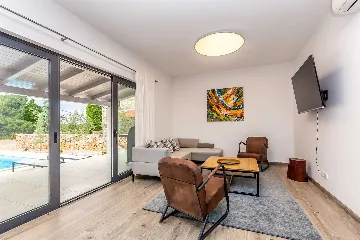 3-Bedroom House in Dobrinj for Up to 7 Guests