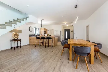 3-Bedroom House in Dobrinj for Up to 7 Guests