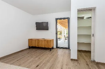 3-Bedroom House in Dobrinj for Up to 7 Guests