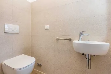 3-Bedroom House in Dobrinj for Up to 7 Guests