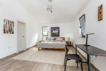 3-Bedroom House in Dobrinj for Up to 7 Guests