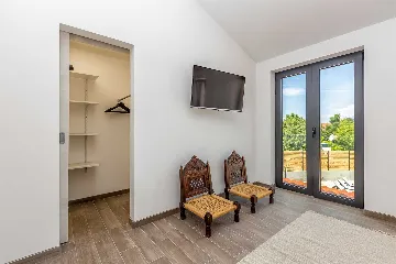 3-Bedroom House in Dobrinj for Up to 7 Guests