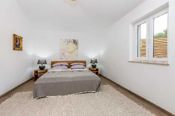 3-Bedroom House in Dobrinj for Up to 7 Guests