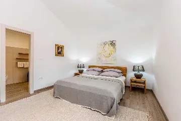 3-Bedroom House in Dobrinj for Up to 7 Guests