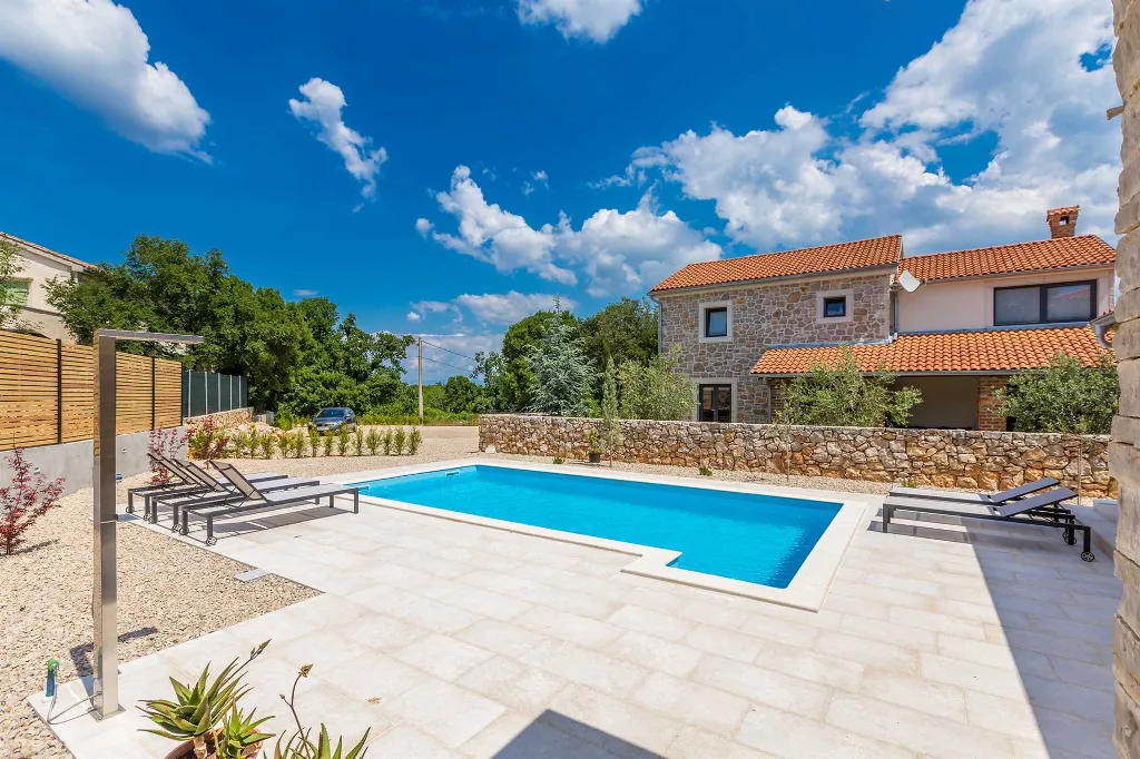 3-Bedroom House in Dobrinj for Up to 7 Guests