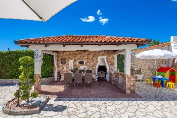 4-Bedroom House with Pool in Kras, Croatia