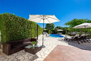 4-Bedroom House with Pool in Kras, Croatia