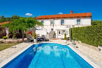 4-Bedroom House with Pool in Kras, Croatia