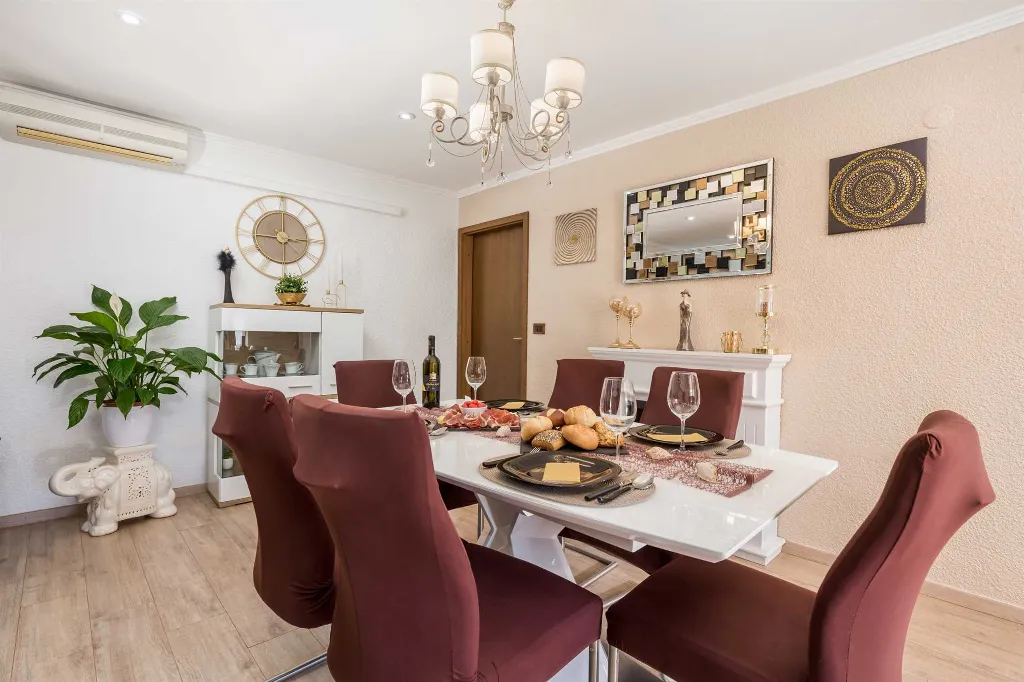4-Bedroom House with Pool in Kras, Croatia