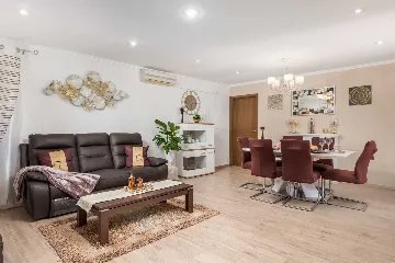 4-Bedroom House with Pool in Kras, Croatia