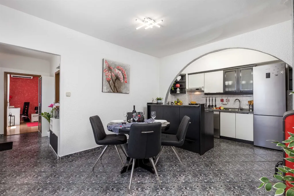 4-Bedroom House with Pool in Kras, Croatia