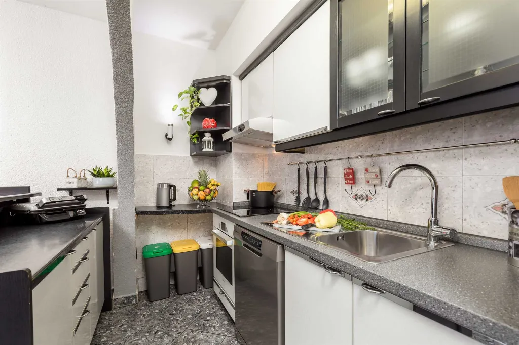4-Bedroom House with Pool in Kras, Croatia