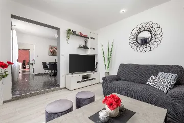 4-Bedroom House with Pool in Kras, Croatia