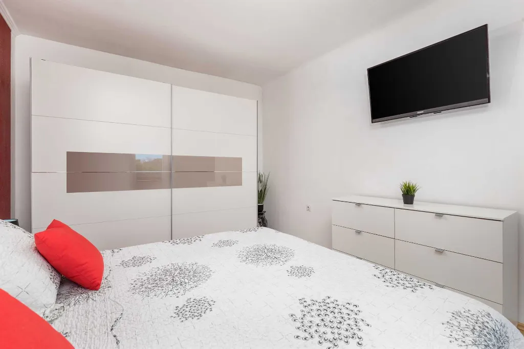 4-Bedroom House with Pool in Kras, Croatia