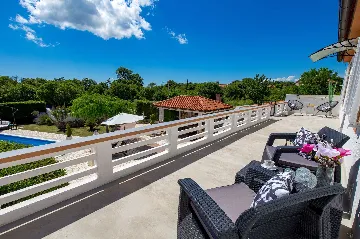 4-Bedroom House with Pool in Kras, Croatia