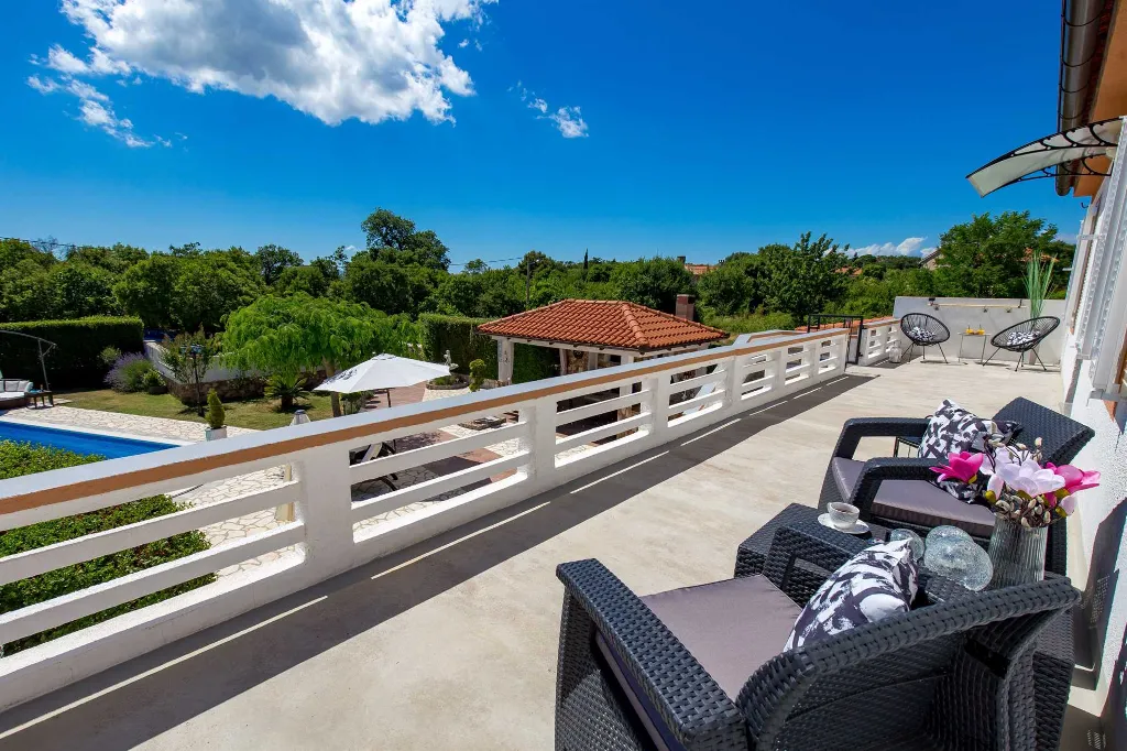 4-Bedroom House with Pool in Kras, Croatia