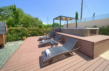 House with Massage Pool & Sauna in Malinska