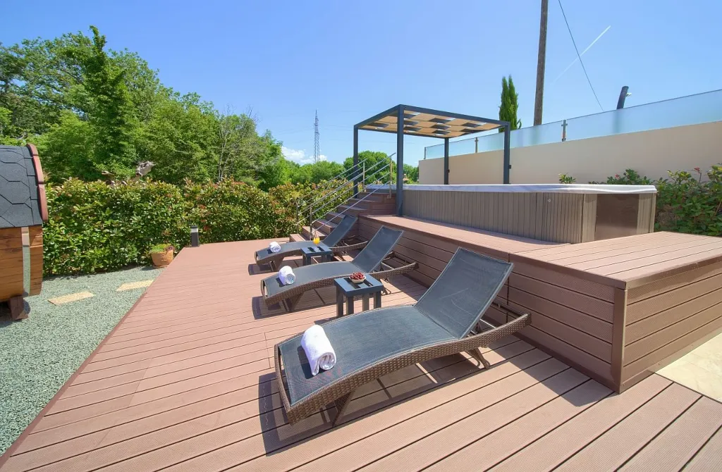 House with Massage Pool & Sauna in Malinska