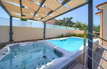 House with Massage Pool & Sauna in Malinska