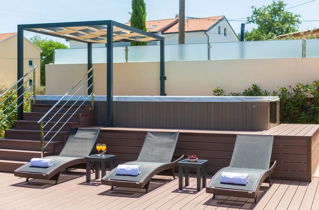 House with Massage Pool & Sauna in Malinska