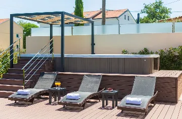 House with Massage Pool & Sauna in Malinska