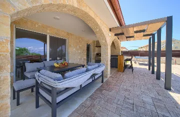 House with Massage Pool & Sauna in Malinska