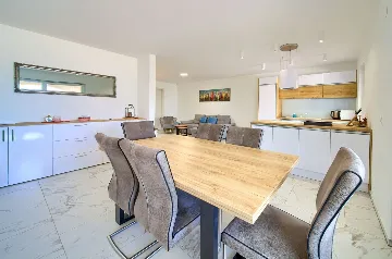 House with Massage Pool & Sauna in Malinska