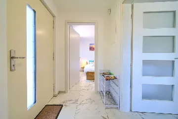 House with Massage Pool & Sauna in Malinska