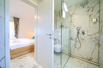 House with Massage Pool & Sauna in Malinska