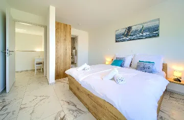 House with Massage Pool & Sauna in Malinska