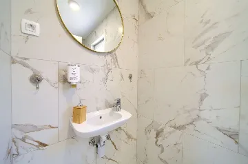 House with Massage Pool & Sauna in Malinska