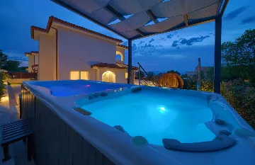 House with Massage Pool & Sauna in Malinska