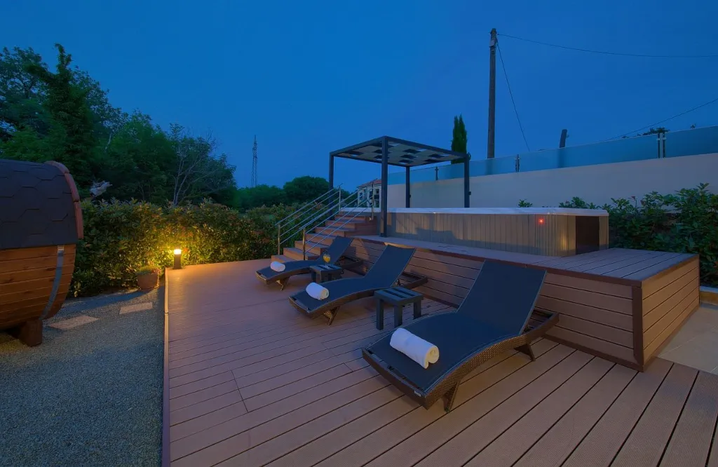 House with Massage Pool & Sauna in Malinska