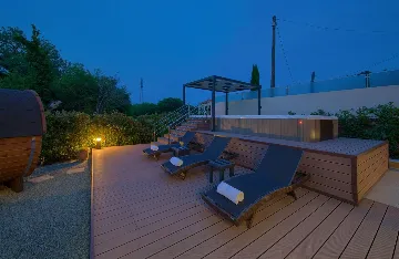 House with Massage Pool & Sauna in Malinska