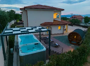 House with Massage Pool & Sauna in Malinska