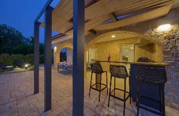 House with Massage Pool & Sauna in Malinska