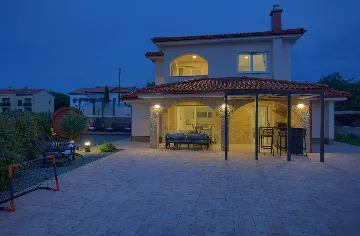 House with Massage Pool & Sauna in Malinska